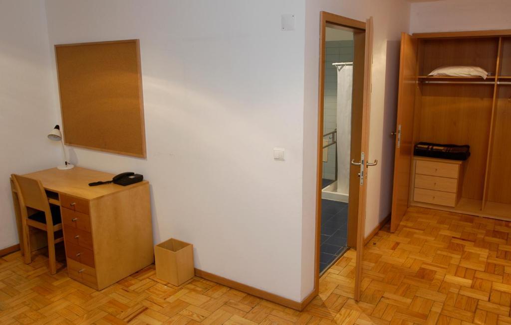Spru Lisbon Summer Accommodation Room photo